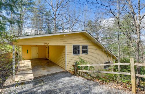Franklin Casa | Franklin Cabin Deck with Smoky Mountain Views!