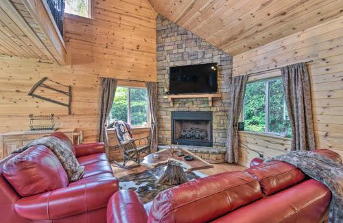 Franklin Casa | Franklin Cabin with Game Room, Mountain-View Deck