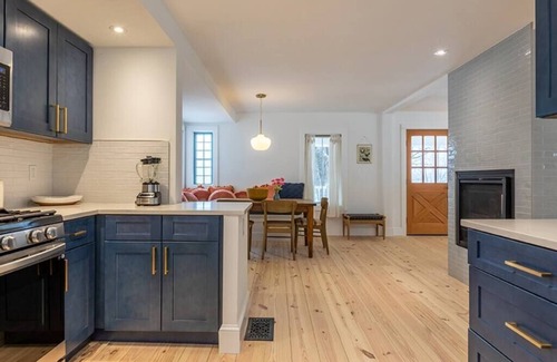 Manchester Chalet De Esquí | Franklin luxury Chalet w/ guest house and central AC