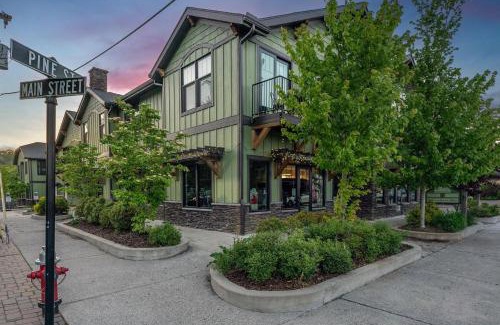 Blowing Rock Casa | Franklin on Main