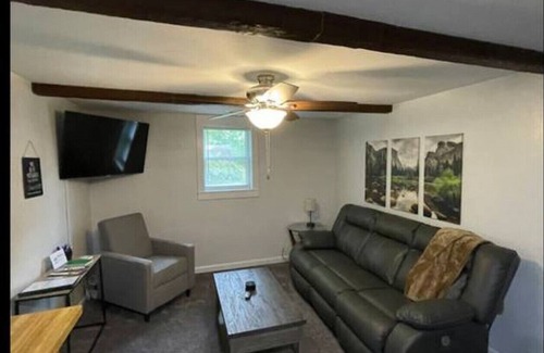 Ashtabula Casa | Frank’s Last Resort- Sunset Vacation Rentals