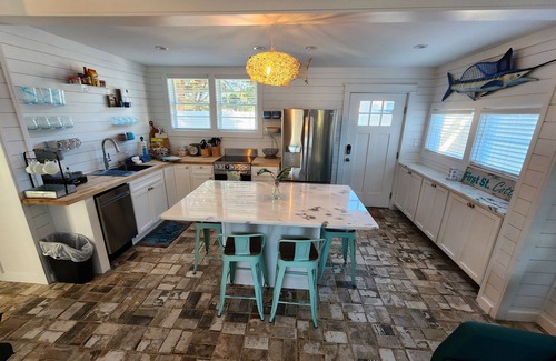 Fort Walton Beach Cabaña | Frannys FUN Florida Cottage by the Beach Downtown Fort Walton Beach!