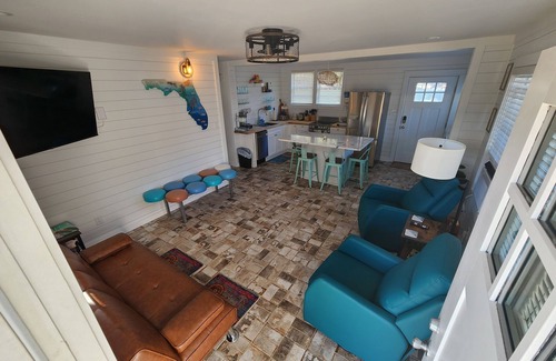 Fort Walton Beach Cabaña | Frannys FUN Florida Cottage by the Beach Downtown Fort Walton Beach!