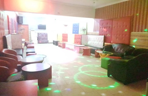 Jos Hotel | Franzy Suites And Lounge
