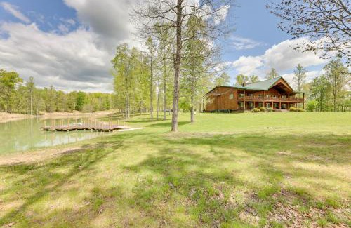 Fraziers Bottom Casa | Fraziers Bottom Cabin on 800 Acres of Land with Lake