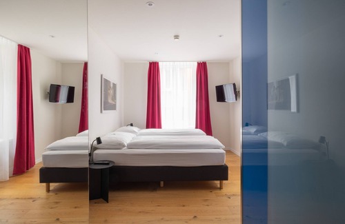 Center Casa | Fred Guest House Hauptbahnhof - Mobile Check-in