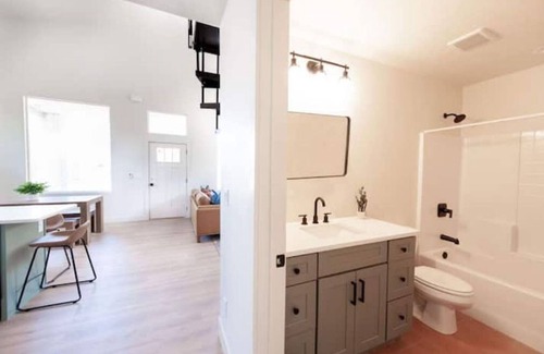 Hurricane Casa | Fred's Bedrock House with Private Hot Tub