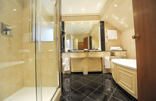 Maidenhead Hotel | Fredrick's Hotel Restaurant & Spa