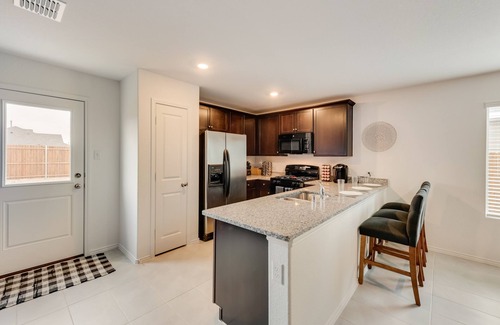 Weston Casa | - FREE 4K TV - The Serenity