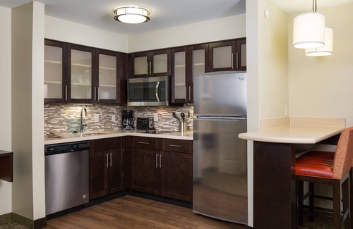 Northfield Apartamento | Suite King accesible | Acceso a la piscina cubierta + desayuno de cortesía!