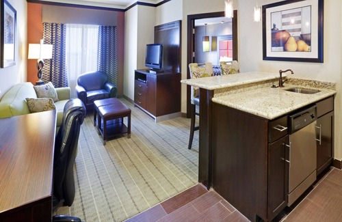 Irving Condominio | Desayuno gratis + acceso al gimnasio | Cerca del aeropuerto DFW!