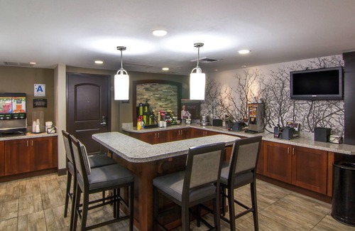 Bressi Ranch Condominio | Free Breakfast Included! Pool & Hot Tub Access. Great Location!