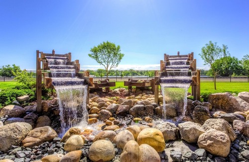 Great Falls Apartamento | Desayuno gratis. Piscina cubierta y bañera de hidromasaje. Camina hasta el río Missouri.