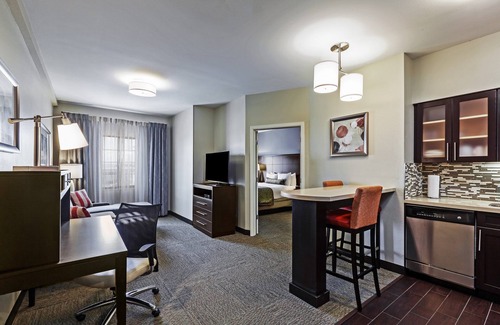 Fossil Creek Condominio | Suite accesible para personas con discapacidad auditiva + desayuno gratuito + piscina al aire libre | Fácil acceso al centro de convenciones
