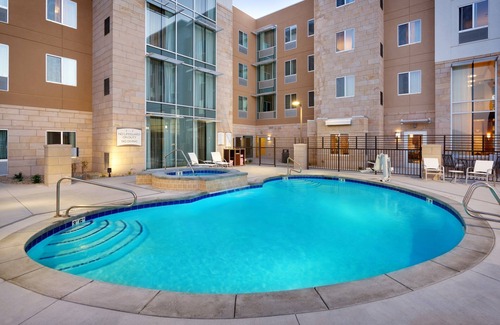 Lehi Condominio | Free Breakfast. Pool & Hot Tub. Gym. Great for Business Travelers!