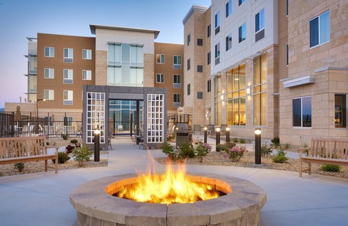 Lehi Condominio | Free Breakfast. Pool & Hot Tub. Gym. Great for Business Travelers!