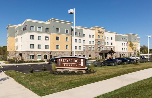Newark Condominio | Desayuno gratis. Piscina. Barbacoa compartida. Suite King. ¡30 minutos al zoológico de Oakland!