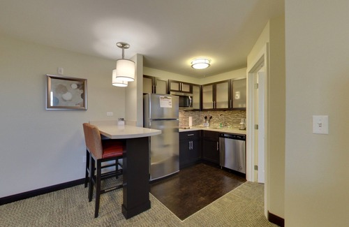Madison Condominio | Desayuno gratis. Piscina con tobogán. ¡Tu próximo viaje!