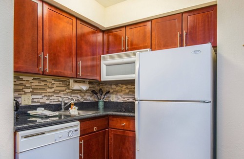 East Texas Apartamento | Audiencia Accesible Studio | Desayuno gratuito + piscina cubierta + centro de negocios las 24 horas