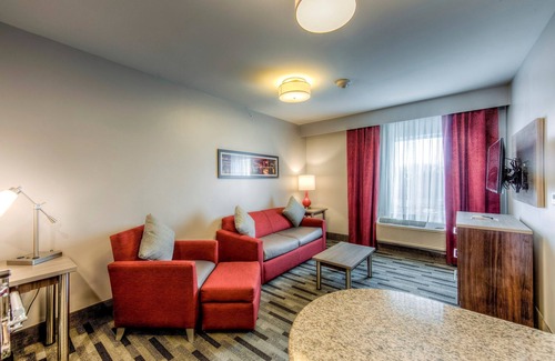 Clintonville Apartamento | ¡Suite accesible a solo 1 milla de OSU! El | Centro de negocios las 24 horas + gimnasio
