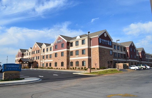 Bowling Green Condominio | Suite accesible para personas con discapacidad auditiva cerca del centro de conferencias Knicely | Desayuno diario gratis!