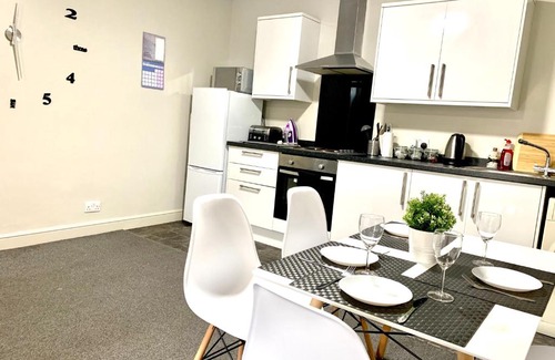 Wakefield Apartamento | Free, large CAR PARK apartment