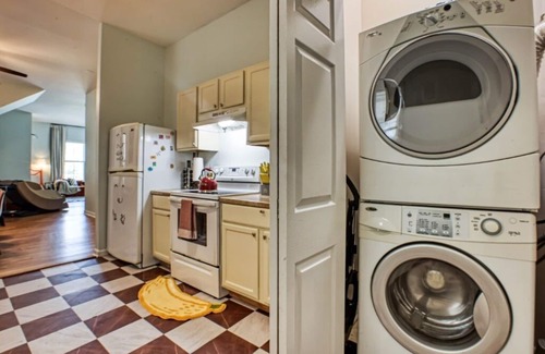 Thomas Square Casa | Free Late Check-Out - 2 King Beds, Massage Chair, Air Hockey - DT & Forsyth Park