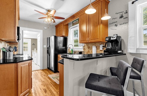 Wadeview Park Casa | Free Laundry & Parking Near Downtown & Disney