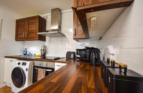 Stanwell Apartamento | FREE Parking, 1 bedroom apartment close to HEATHROW