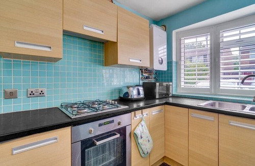 Shirley Casa | Free Parking 2BR Fast Wi-Fi
