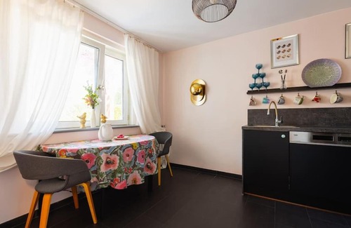 Vienna Casa | Free Parking-3BR-200m2 House-AC-1000m2 Garden
