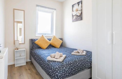 Liverpool Casa | Free Parking, 4 Bed, 2 Bath House, Long Term Stay Savings, Contractors, Near Anfield