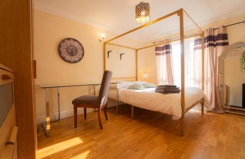 Reading Casa | Free Parking 6 Beds Fully Equipped Home Favourite by Contractors & Groups