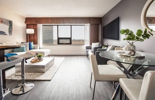 Downtown Winnipeg Apartamento | Free Parking and Wi-Fi! Luxury 1-bedroom Suite