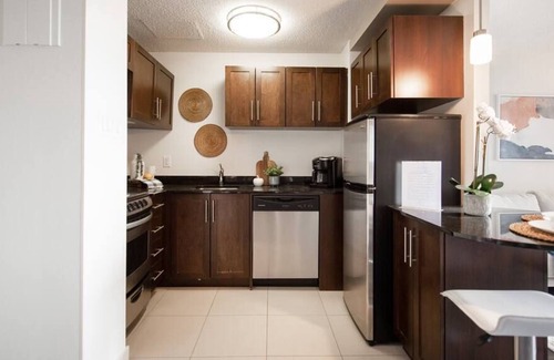 Downtown Winnipeg Apartamento | Free Parking and Wi-Fi! Luxury 1-bedroom Suite