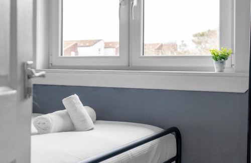 Livingston Apartamento | Free Parking - Central - Sleeps 8 - 3 Bedrooms