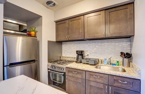 West Allis Apartamento | Free Parking+Pet Friendly+Private Entry+MedCenter