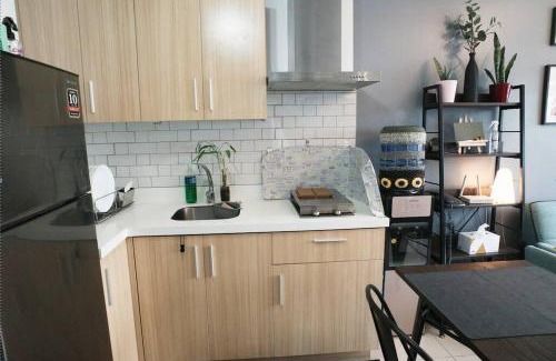 Quezon City Apartamento | FREE Parking, Pool, Gym, Netflix, Wi-fi, PS4!