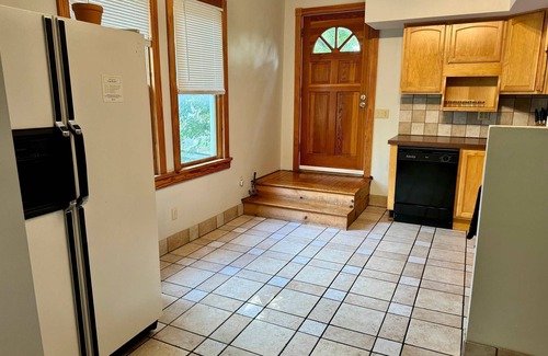 Victorian Village Casa | Free Parking - Prime Location - Downtown