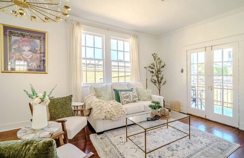 Touro Condominio | *FREE* Parking/Renovated Gem near French Qtr