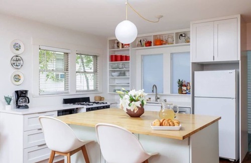 Hyde Park Casa | Free Parking, Walk to Food | Pastel - Portoro