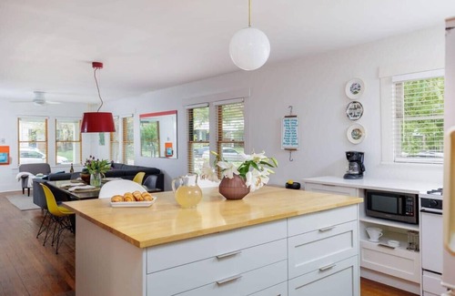 Hyde Park Casa | Free Parking, Walk to Food | Pastel - Portoro