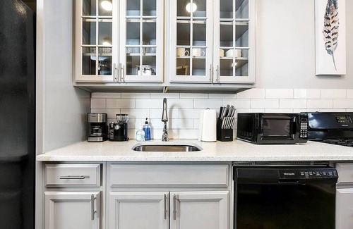 East Allegheny Apartamento | Free Parking, Walk to PNC Park & Downtown Fun