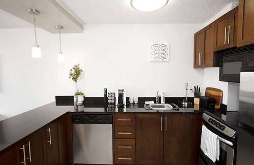 Downtown Winnipeg Apartamento | Free Parking & Wi-Fi! Luxury Studio Suite
