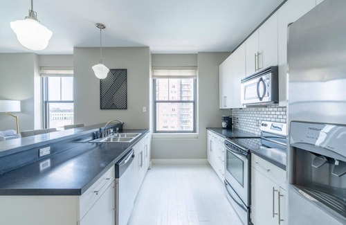 Downtown Des Moines Apartamento | Free Parking Wifi King Bed Gym More