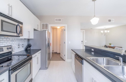 Downtown Des Moines Apartamento | Free Parking Wifi King Bed Gym More