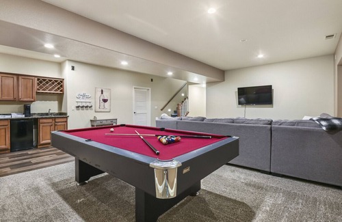 Monument Casa | FREE Pizza|Arcade|Open Space|Mnt Views|3 K-Beds