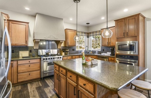 Monument Casa | FREE Pizza|Arcade|Open Space|Mnt Views|3 K-Beds