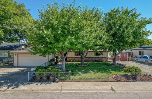 Enterprise Casa | Free pkg up to 4 cars/6 guests max/King/Qn/Twin beds