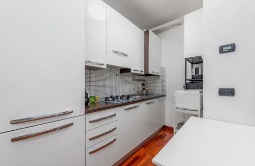 Segnano Apartamento | Free Private Parking - 5min to Metro - Balcony - Quiet